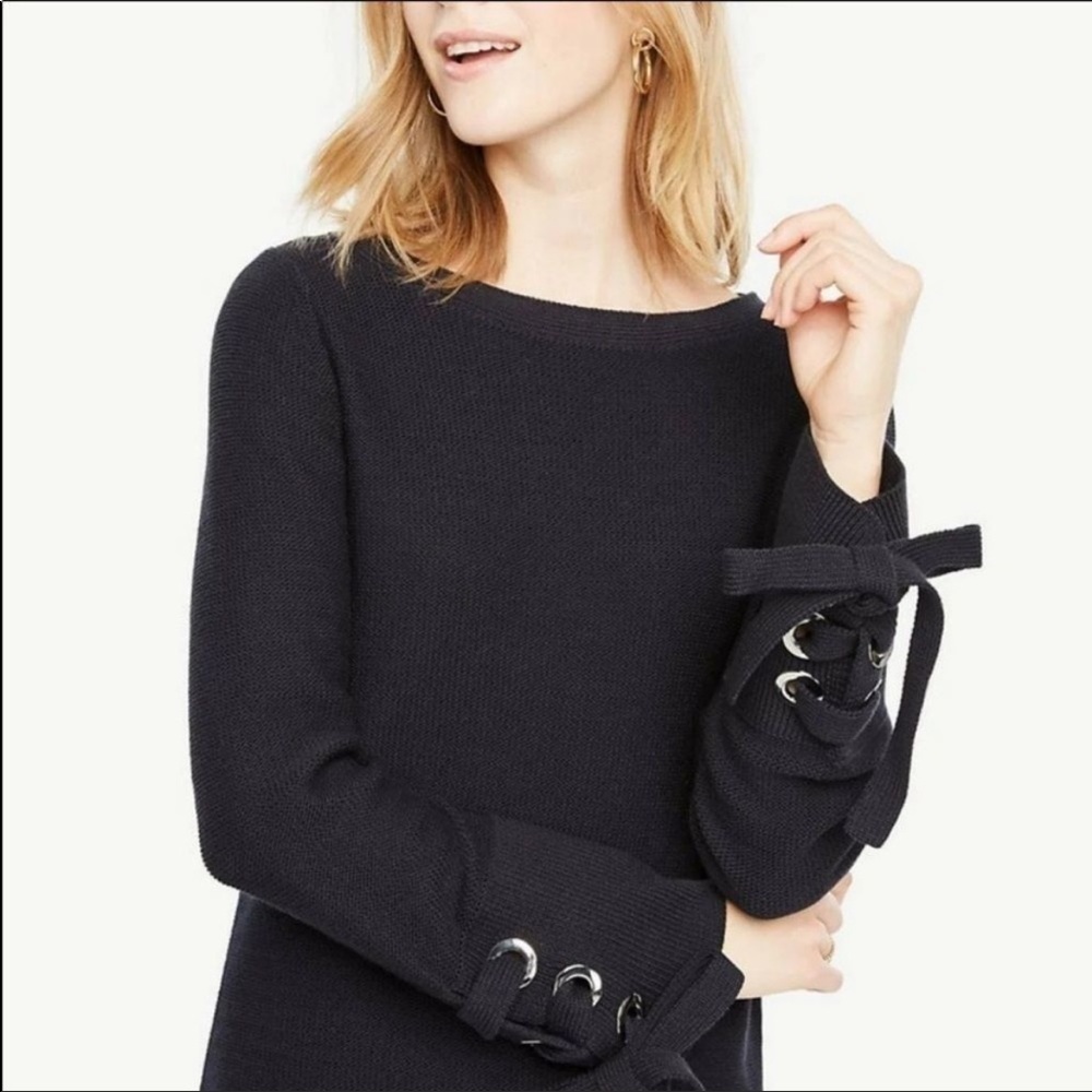 Ann Taylor crew neck Knit Sweater. Navy blue